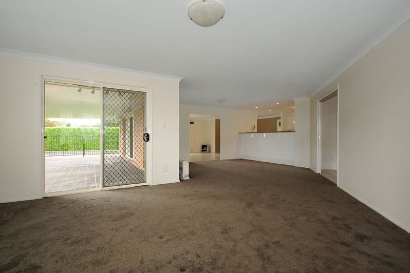 8 Grasmere Court, Mount Lofty QLD 4350, Mount Lofty - Thumbnail 3