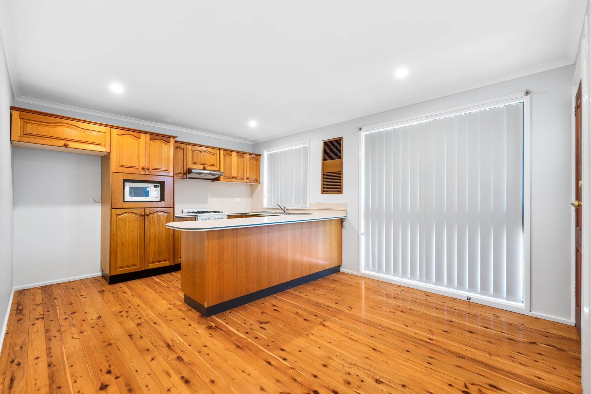 24 Othello Avenue, Rosemeadow NSW 2560, Rosemeadow - Thumbnail 4