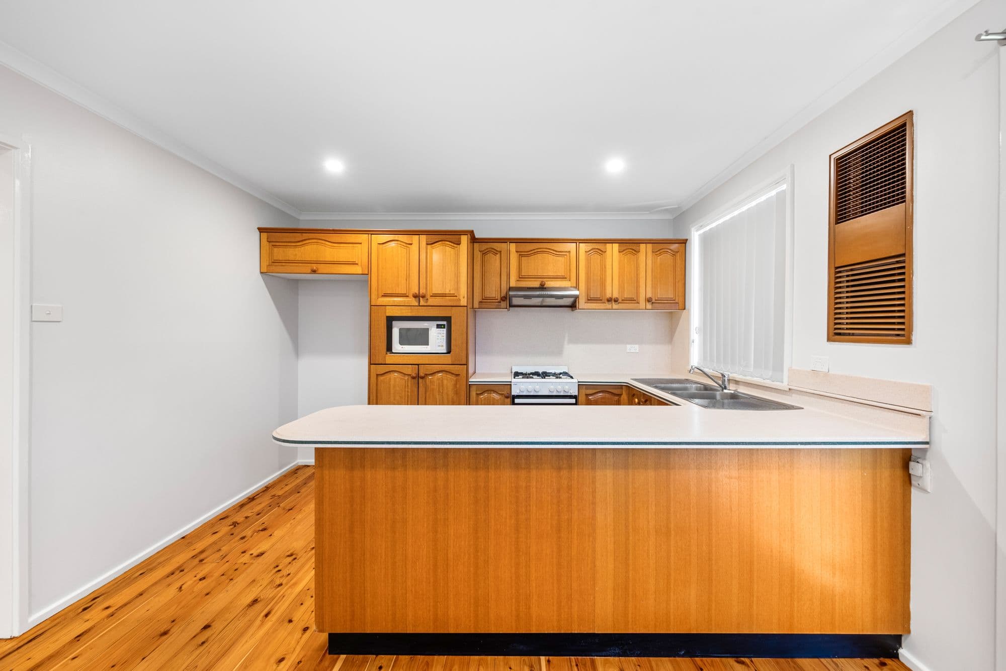 24 Othello Avenue, Rosemeadow NSW 2560, Rosemeadow - Thumbnail 5