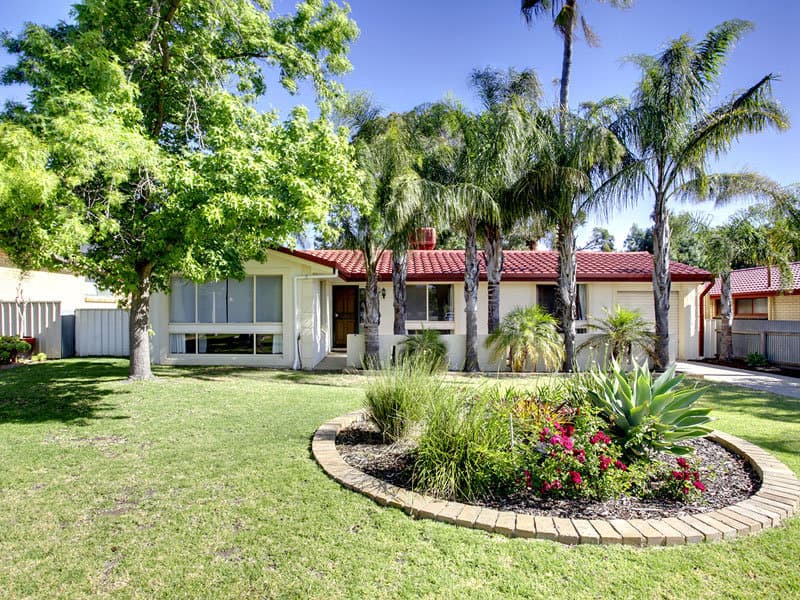 8 Alice Crescent, Morphett Vale - Image 1