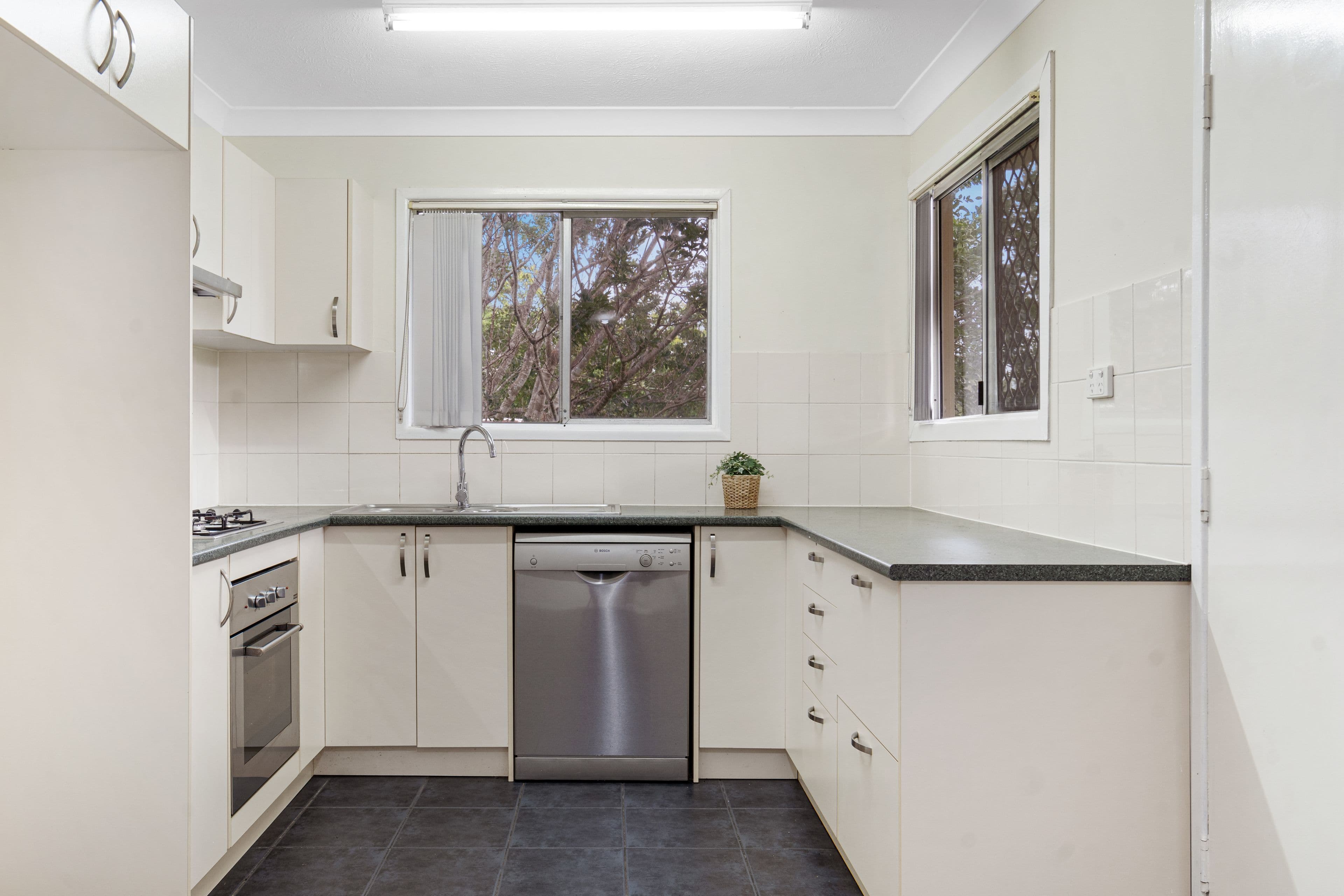29 Schodel Street, Woodridge QLD 4114, Woodridge - Thumbnail 4