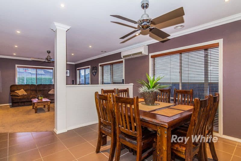 19 Rosslare Place, CRANBOURNE VIC 3977, Cranbourne - Thumbnail 4