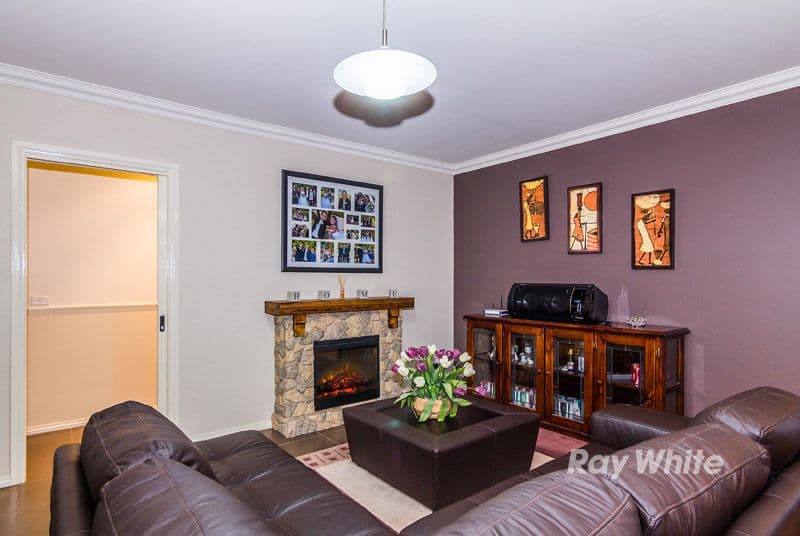 19 Rosslare Place, CRANBOURNE VIC 3977, Cranbourne - Thumbnail 6