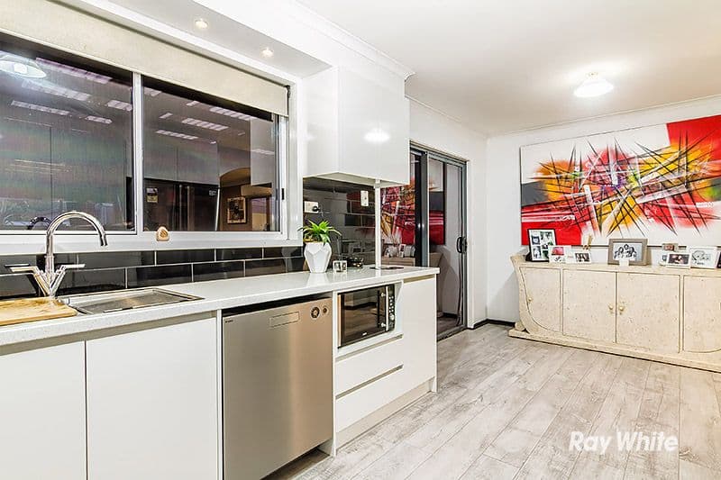 18 Macquarie Court, Cranbourne North VIC 3977, Cranbourne North - Thumbnail 6