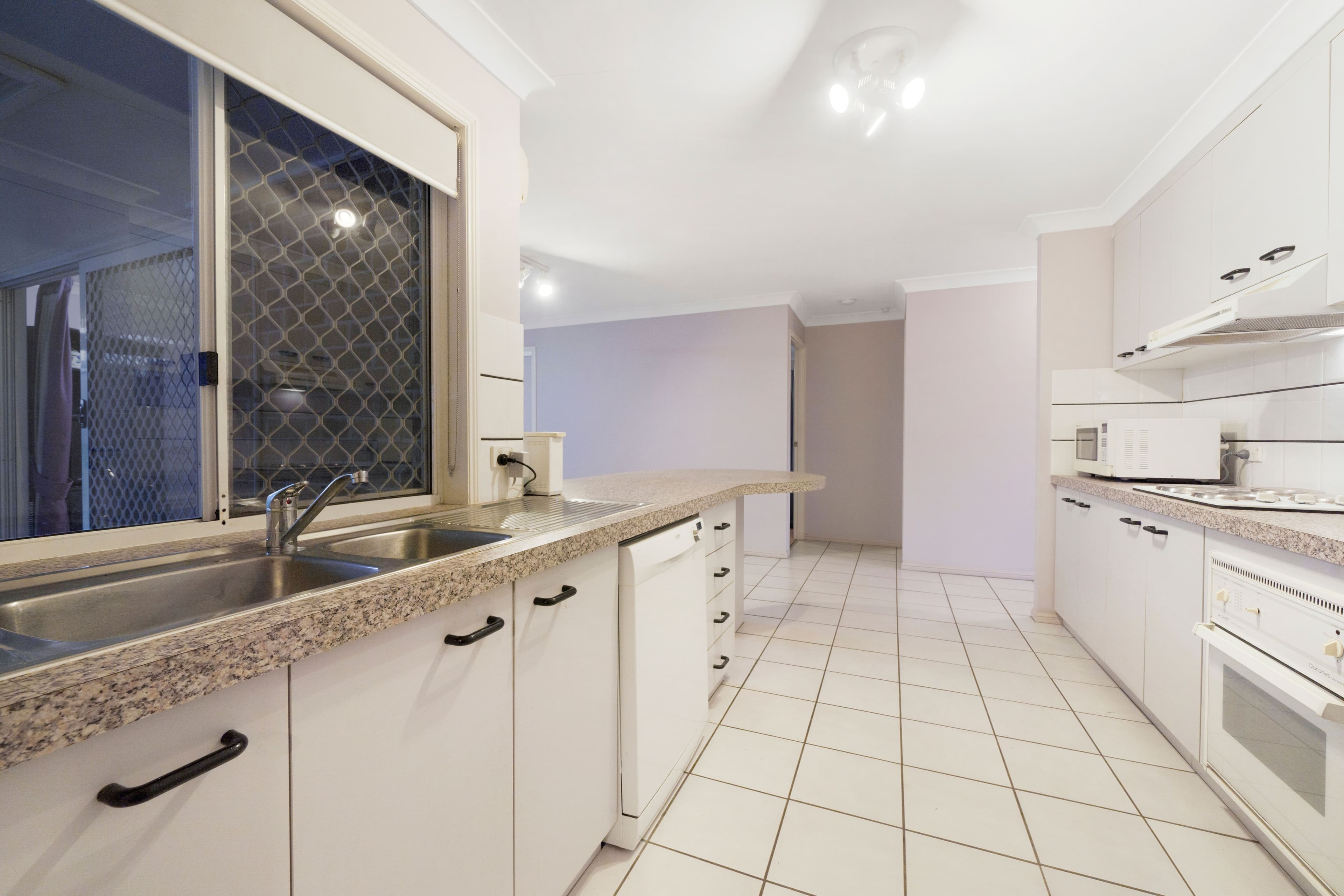 4 Millwood Street, Heritage Park QLD 4118, Heritage Park - Thumbnail 3