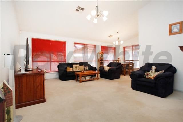 44 Aberdeen Circuit, GLENMORE PARK NSW 2745, Glenmore Park - Thumbnail 2
