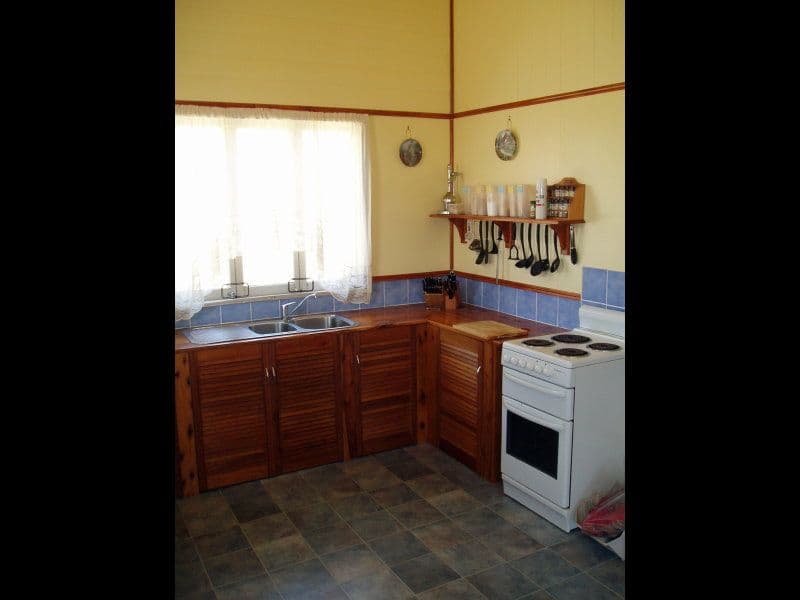62 Edward Street, CHARLEVILLE QLD 4470, Charleville - Thumbnail 3