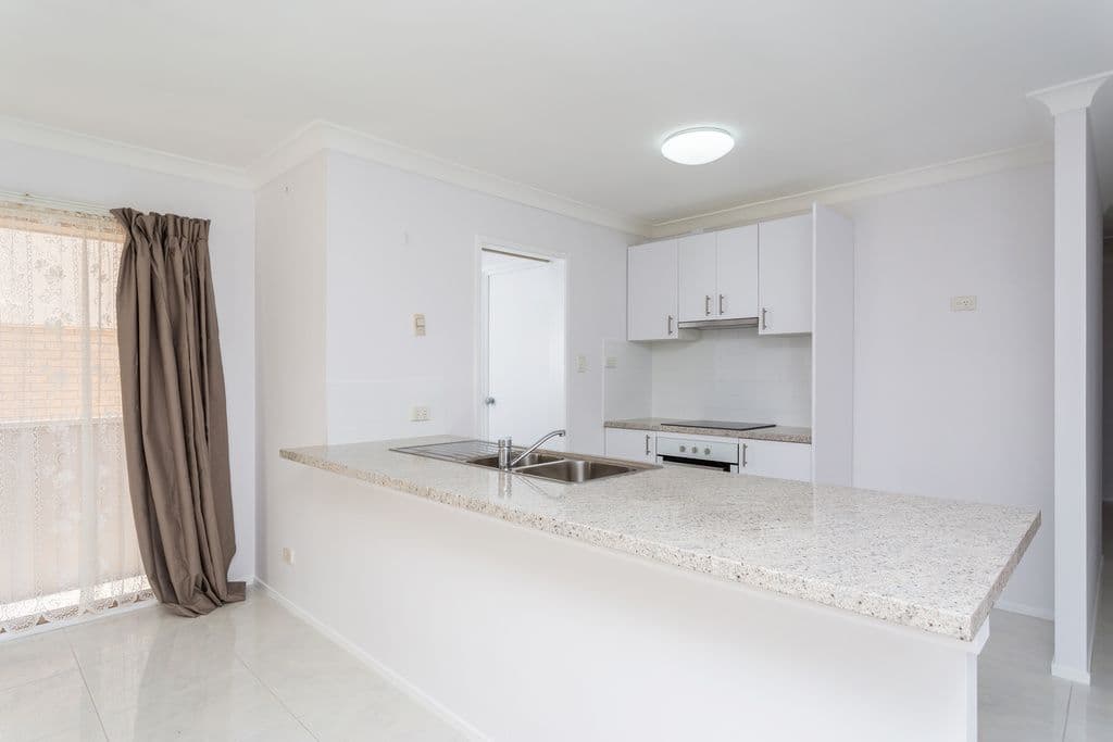 31 Usher Avenue, Labrador QLD 4215, Labrador - Thumbnail 2