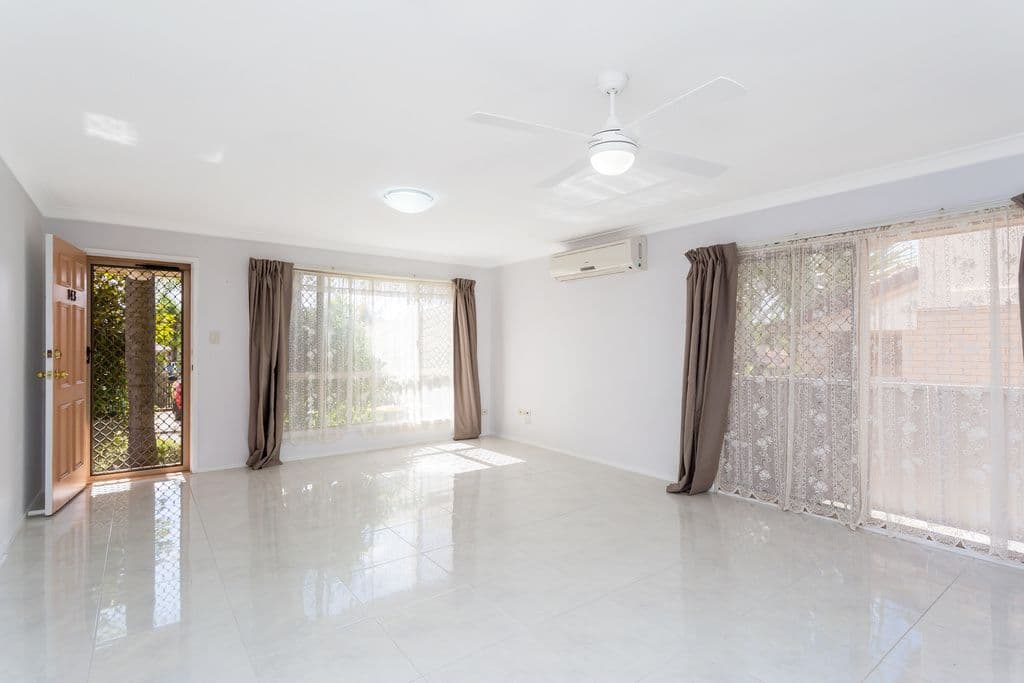 31 Usher Avenue, Labrador QLD 4215, Labrador - Thumbnail 3