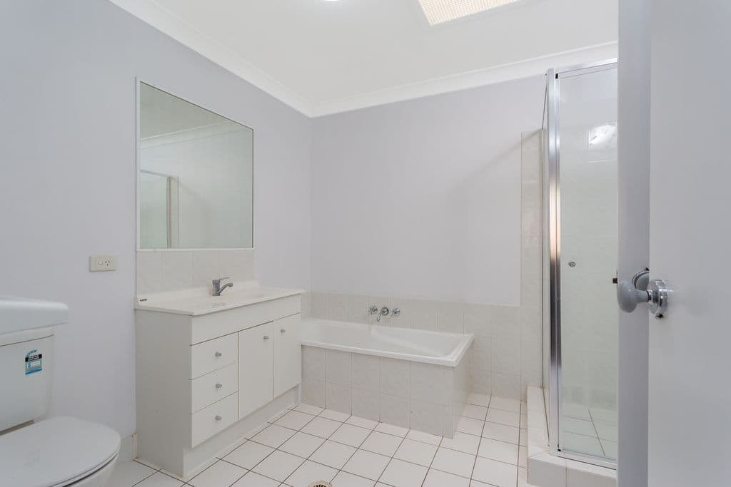 31 Usher Avenue, Labrador QLD 4215, Labrador - Thumbnail 6