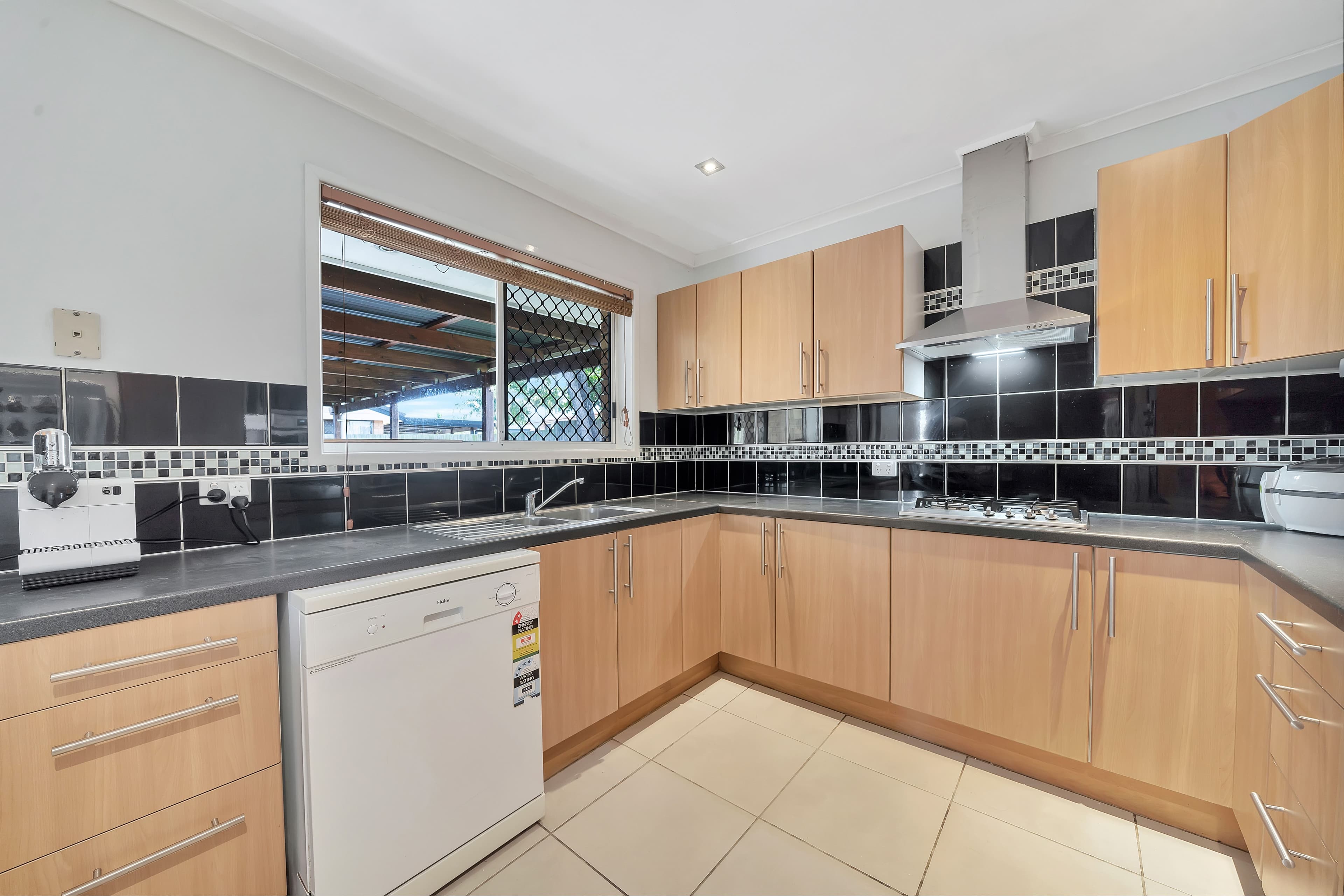 38 Brentwood Drive, Daisy Hill QLD 4127, Daisy Hill - Thumbnail 6
