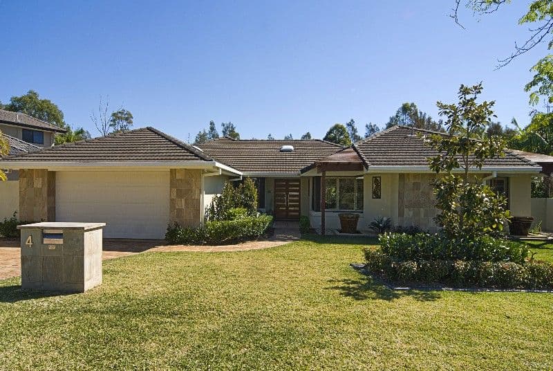 4 Jarvis Place, ARUNDEL QLD 4214, Arundel - Image 1