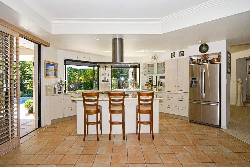 4 Jarvis Place, ARUNDEL QLD 4214, Arundel - Thumbnail 2