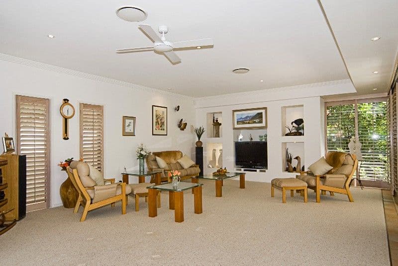 4 Jarvis Place, ARUNDEL QLD 4214, Arundel - Thumbnail 3