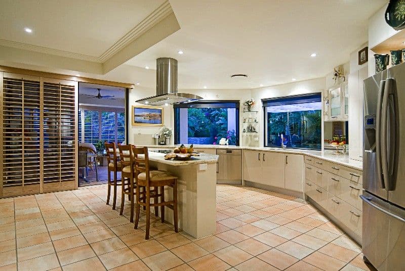 4 Jarvis Place, ARUNDEL QLD 4214, Arundel - Thumbnail 6