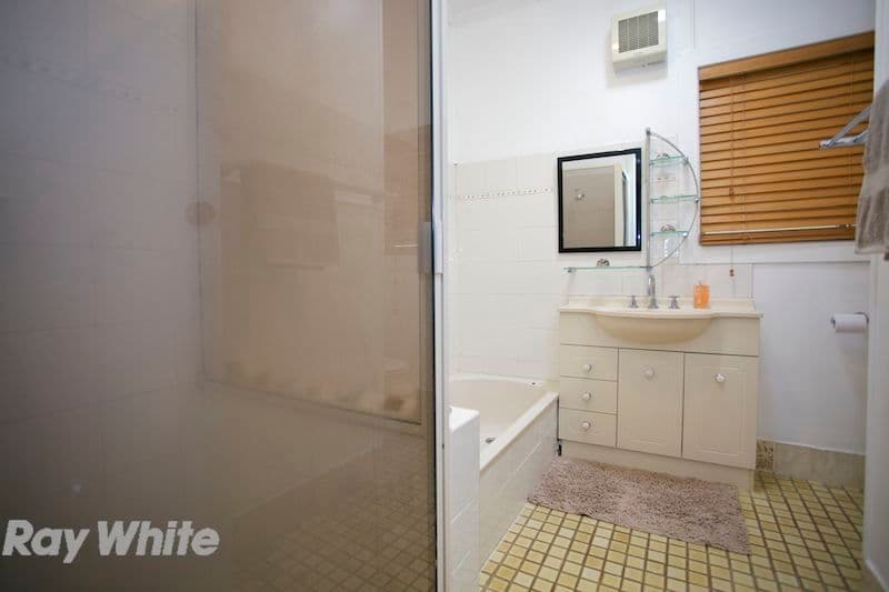 1 Bramble Street, WOODY POINT QLD 4019, Woody Point - Thumbnail 5