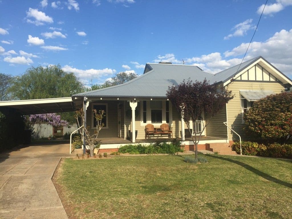 7 Jonsen Street, Narrandera - Image 1