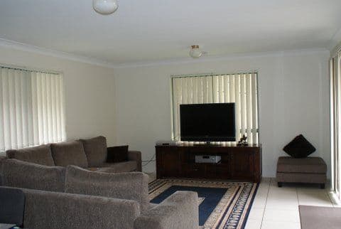 1 Wiltshire Drive, MUDGEERABA QLD 4213, Mudgeeraba - Thumbnail 2