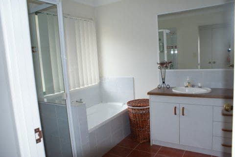 1 Wiltshire Drive, MUDGEERABA QLD 4213, Mudgeeraba - Thumbnail 4