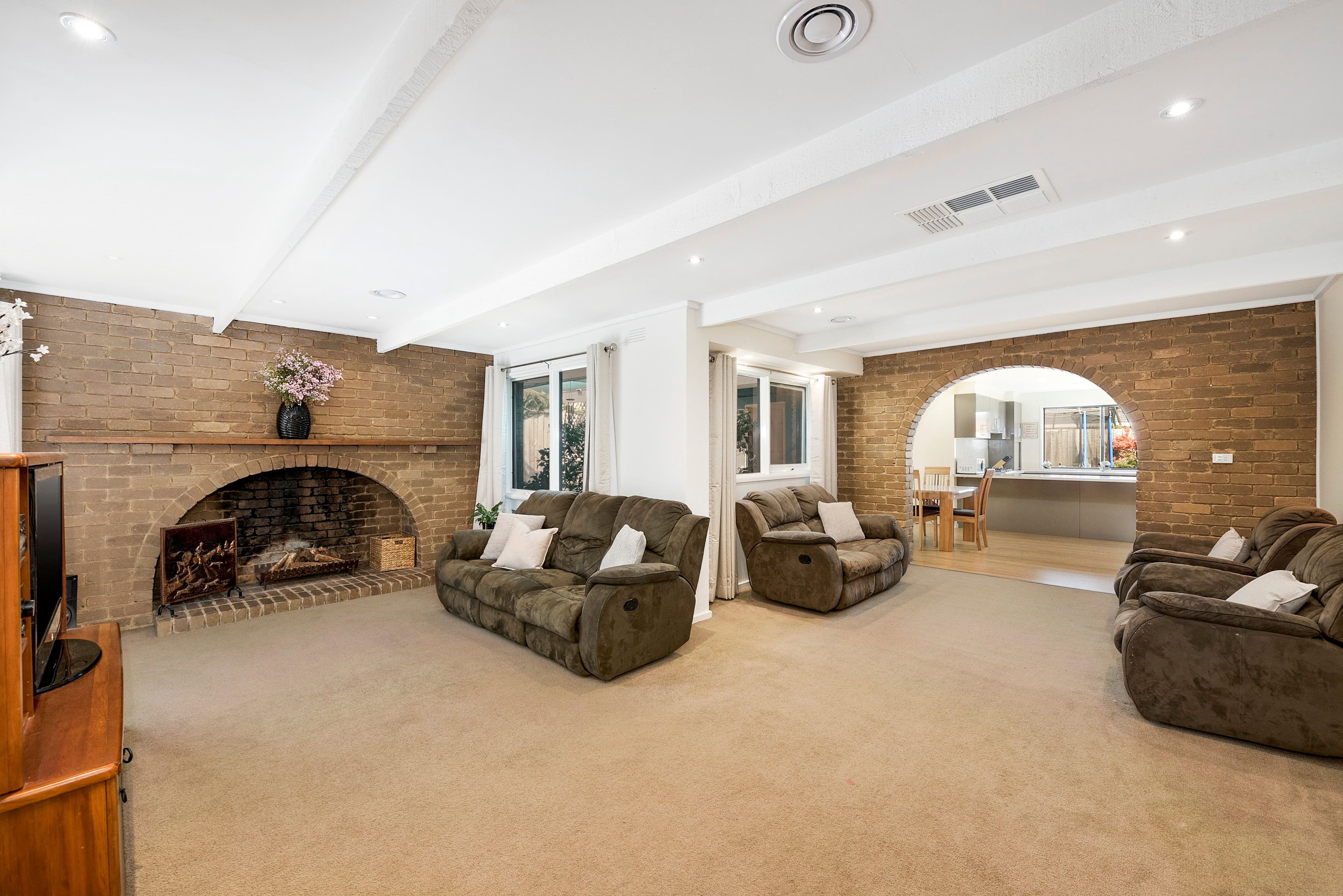 6 Lord Avenue, Dingley Village VIC 3172, Dingley Village - Thumbnail 2
