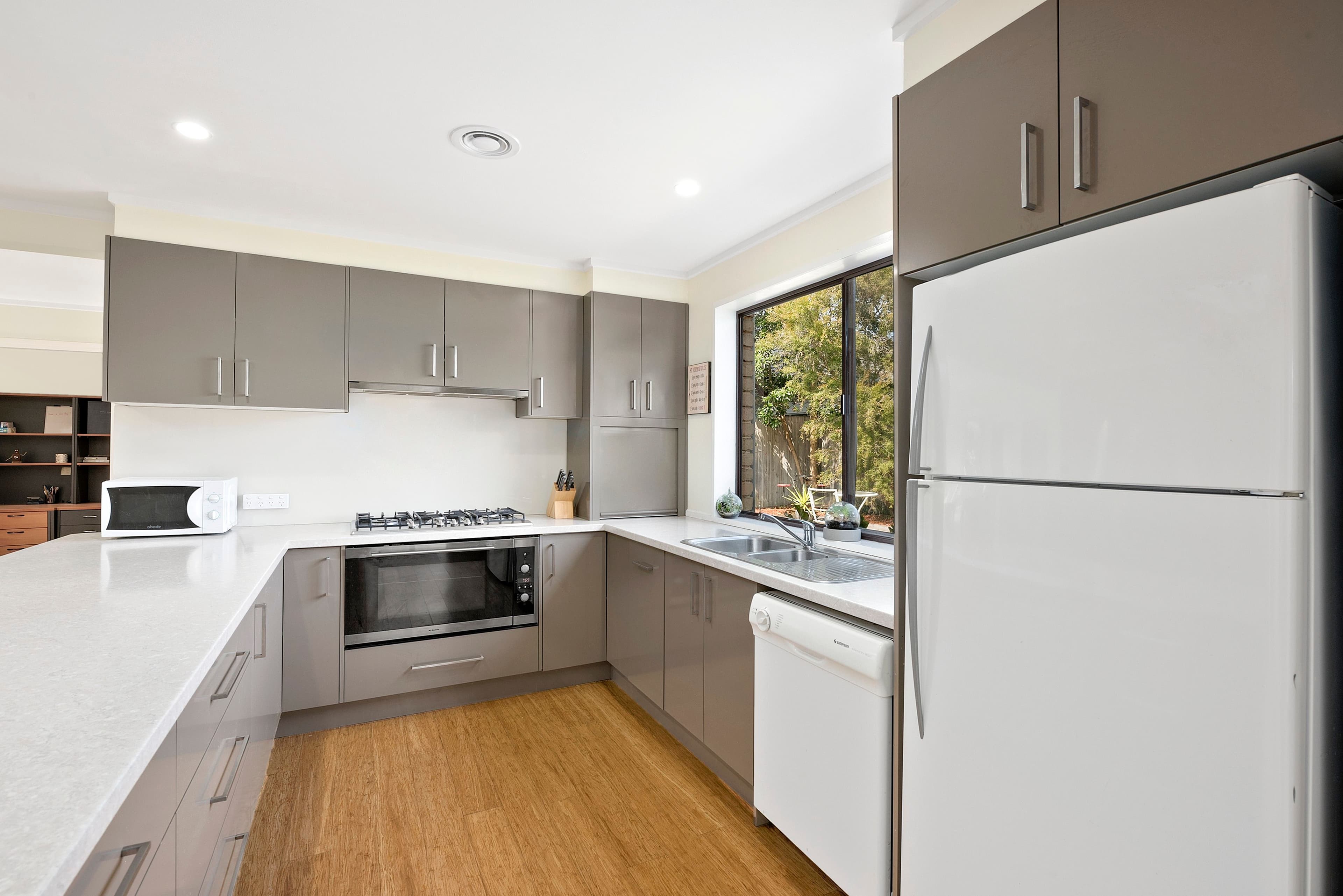 6 Lord Avenue, Dingley Village VIC 3172, Dingley Village - Thumbnail 5
