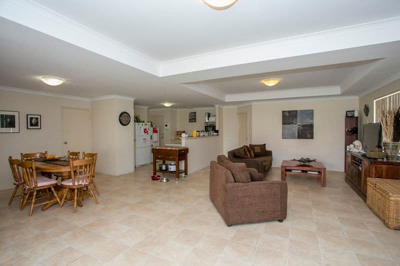 5 Saligna Bend, Wattle Grove WA 6107, Wattle Grove - Thumbnail 4