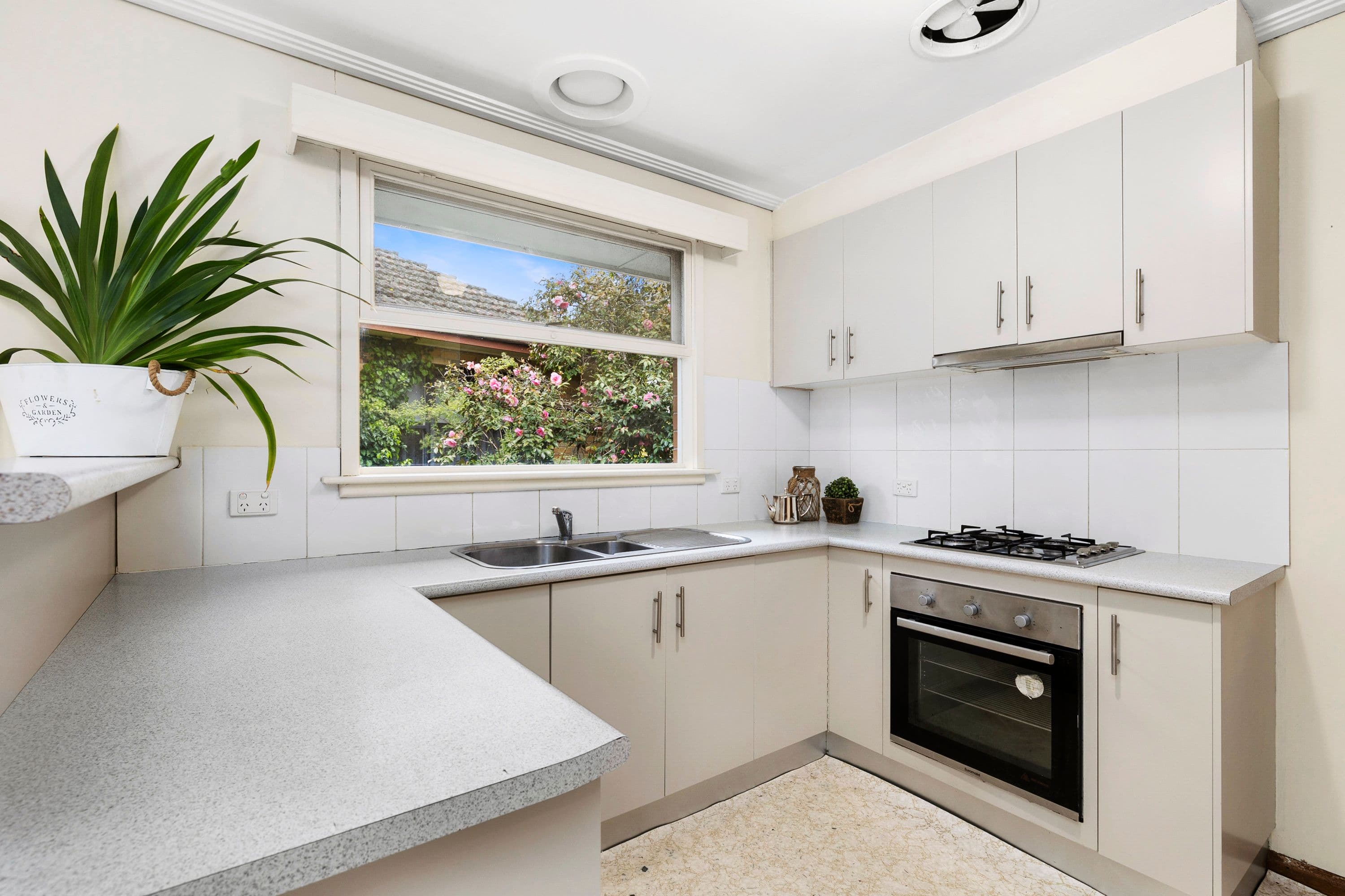 37 Queen Victoria Street, Newington VIC 3350, Newington - Thumbnail 4