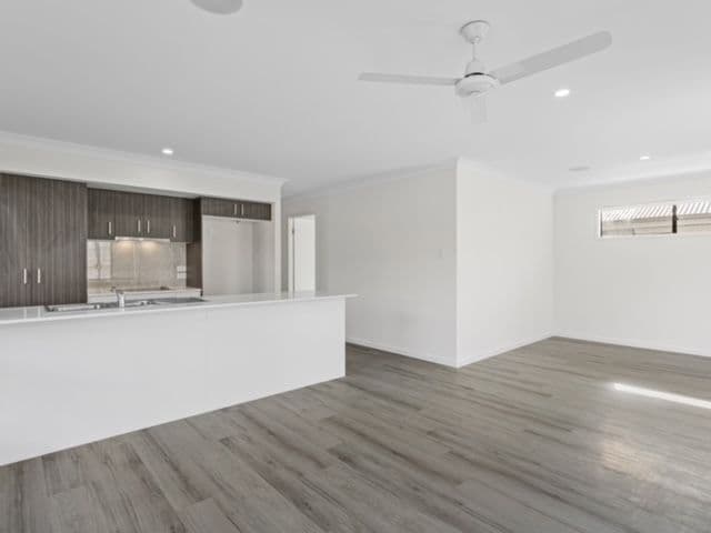 11 Dominique Way, Flinders View QLD 4305, Flinders View - Thumbnail 2