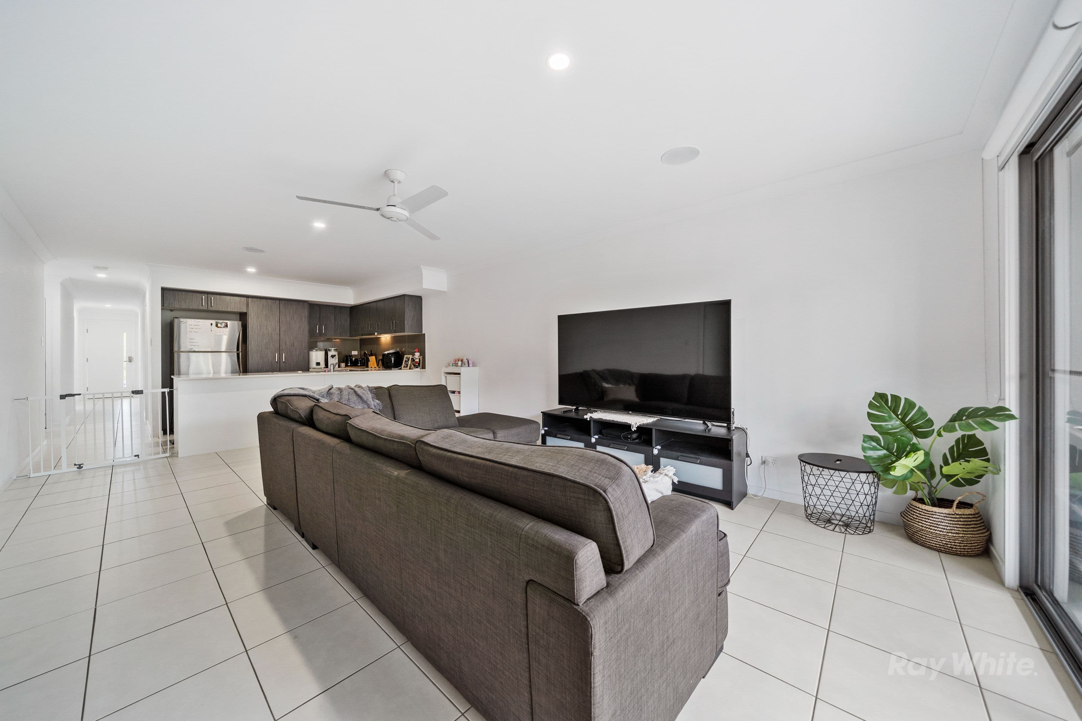 13 Mortimer Drive, FLAGSTONE QLD 4280, Flagstone - Thumbnail 4