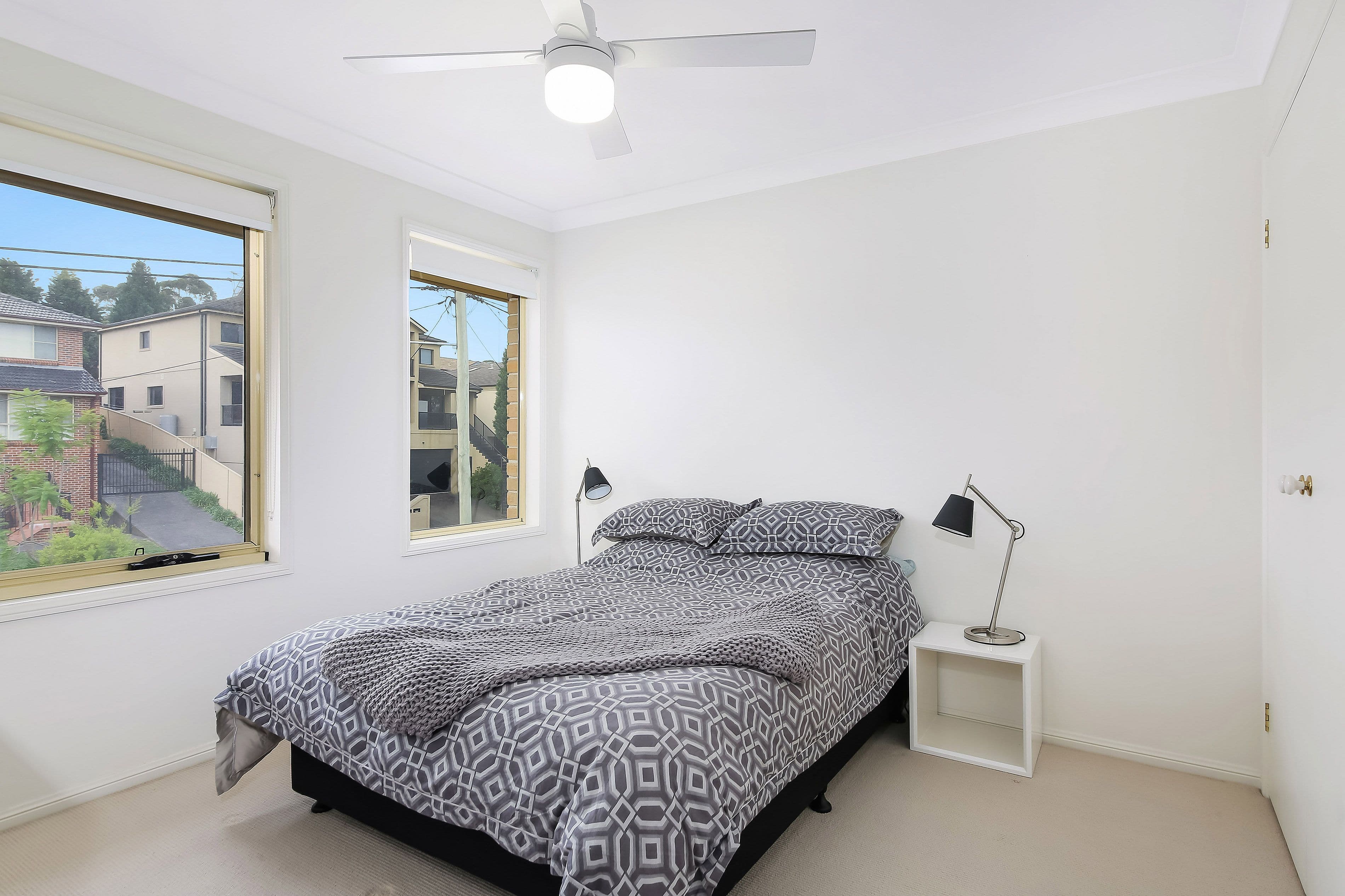 33 Balmoral Crescent, Georges Hall - Thumbnail 7