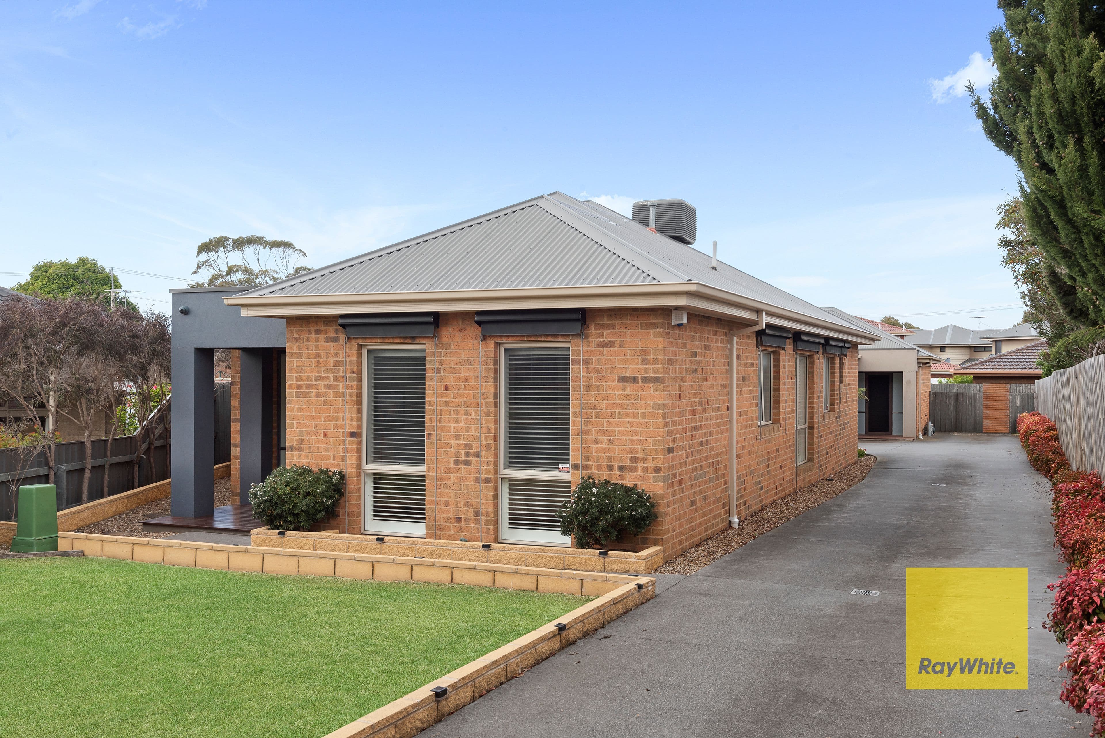 17 Strathire Gardens, Hamlyn Heights VIC 3215, Hamlyn Heights - Thumbnail 2