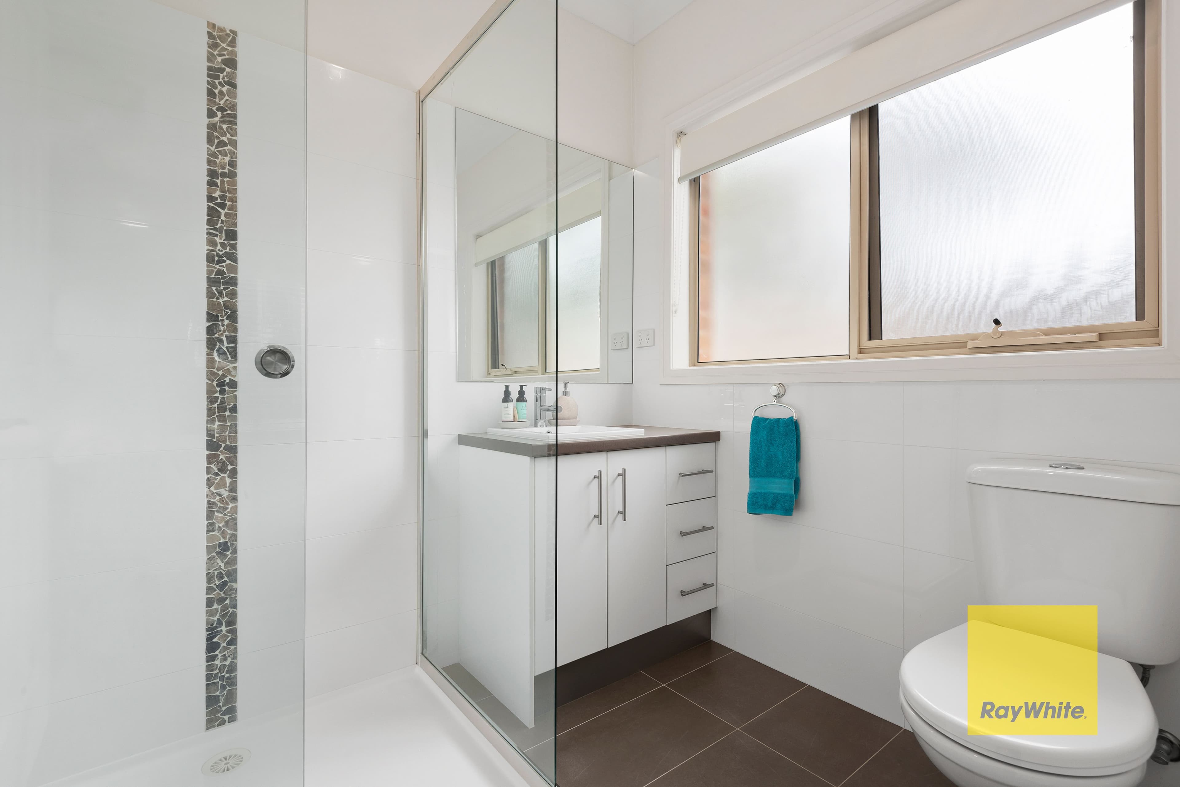 17 Strathire Gardens, Hamlyn Heights VIC 3215, Hamlyn Heights - Thumbnail 4