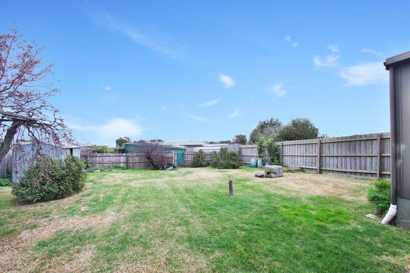 15 Winifred Street, OAKLEIGH EAST VIC 3166, Oakleigh - Thumbnail 3