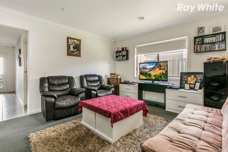 3 Macadamia Street, Pakenham VIC 3810, Pakenham - Thumbnail 2