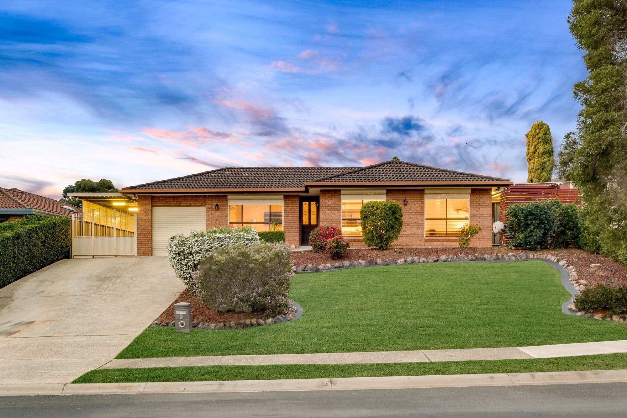 9 Gambia Street, Kearns - Thumbnail 2