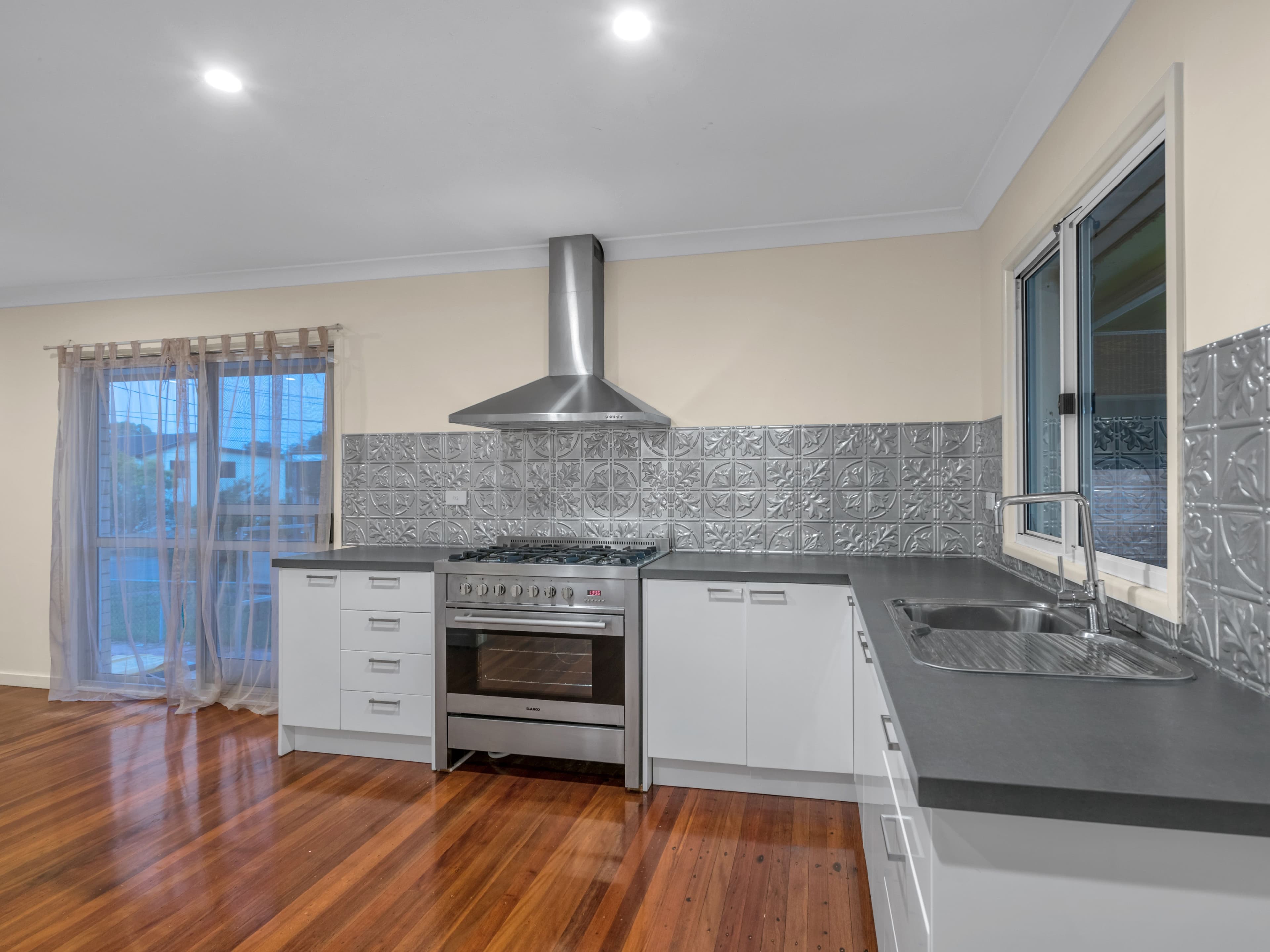 27 Jayben Street, Wynnum West QLD 4178, Wynnum West - Thumbnail 6