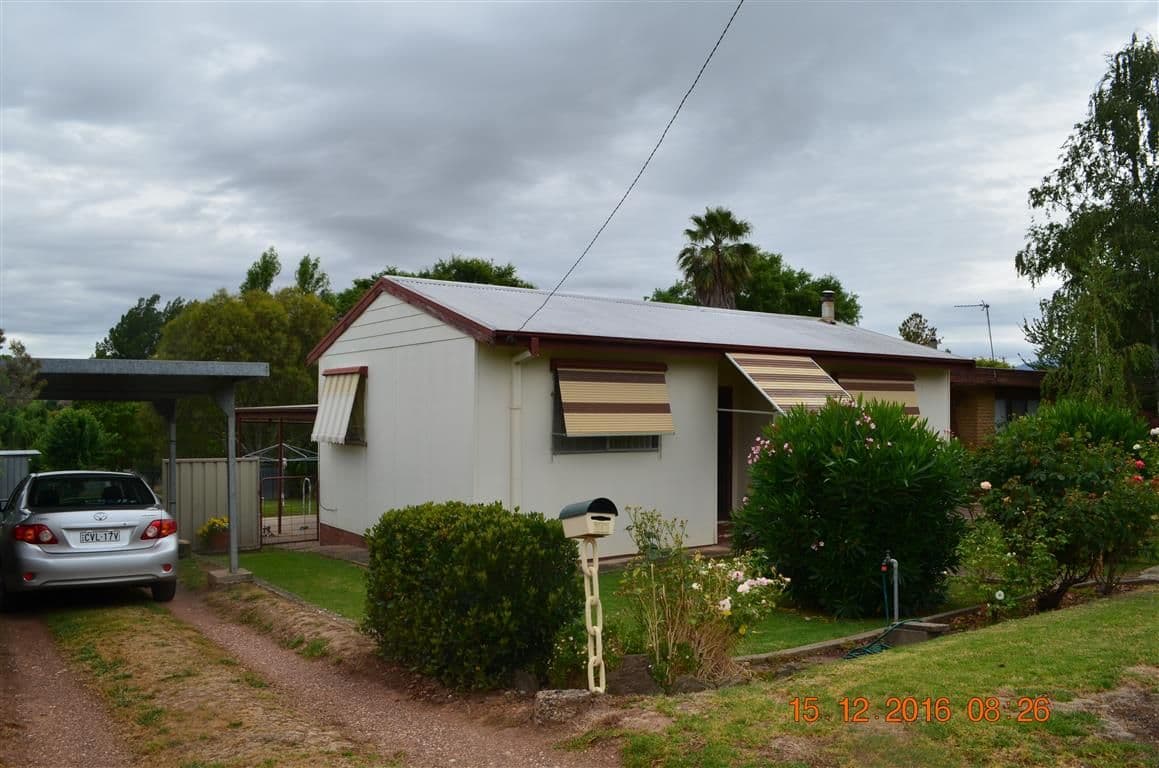 10 Pine Street, Tumut - Thumbnail 2
