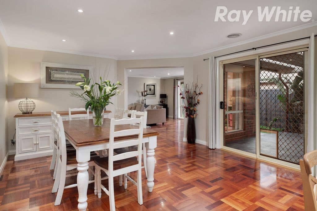 17 Robusta Avenue, Bundoora VIC 3083, Bundoora - Thumbnail 2