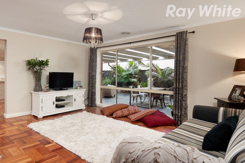 17 Robusta Avenue, Bundoora VIC 3083, Bundoora - Thumbnail 4