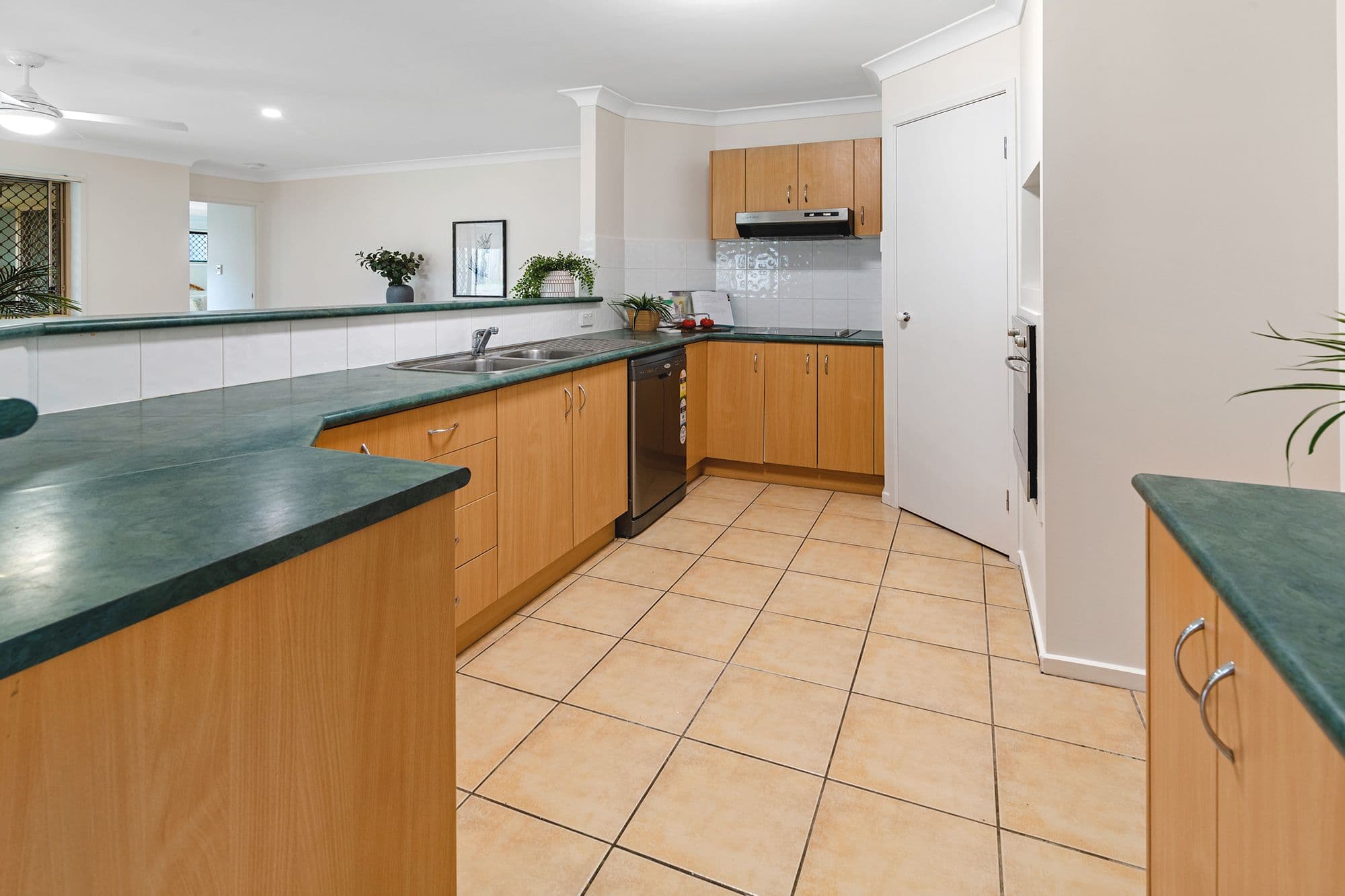 21 Lancelot Crescent, Ormeau QLD 4208, Ormeau - Thumbnail 5