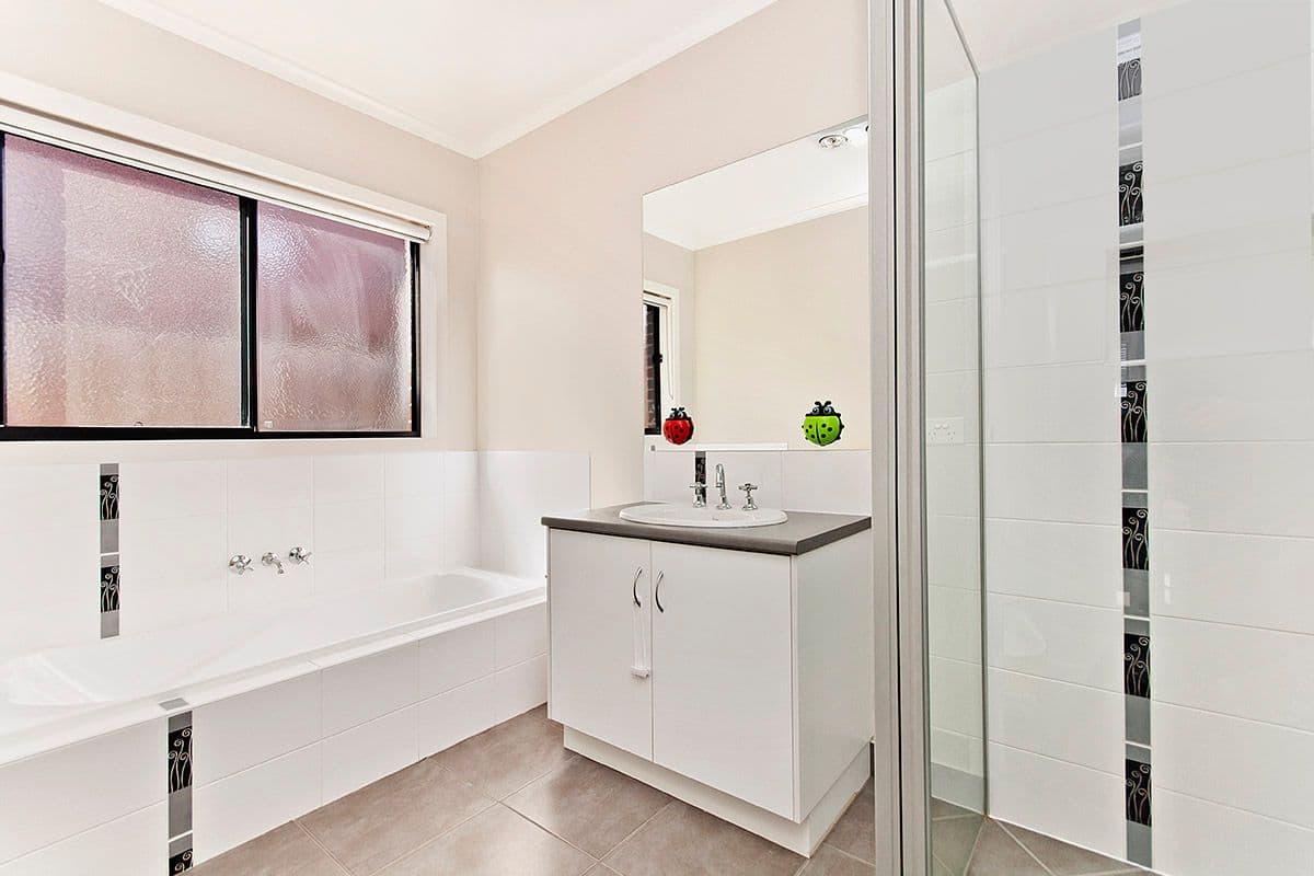 14 Heazlewood Road, Warrnambool VIC 3280, Warrnambool - Thumbnail 3