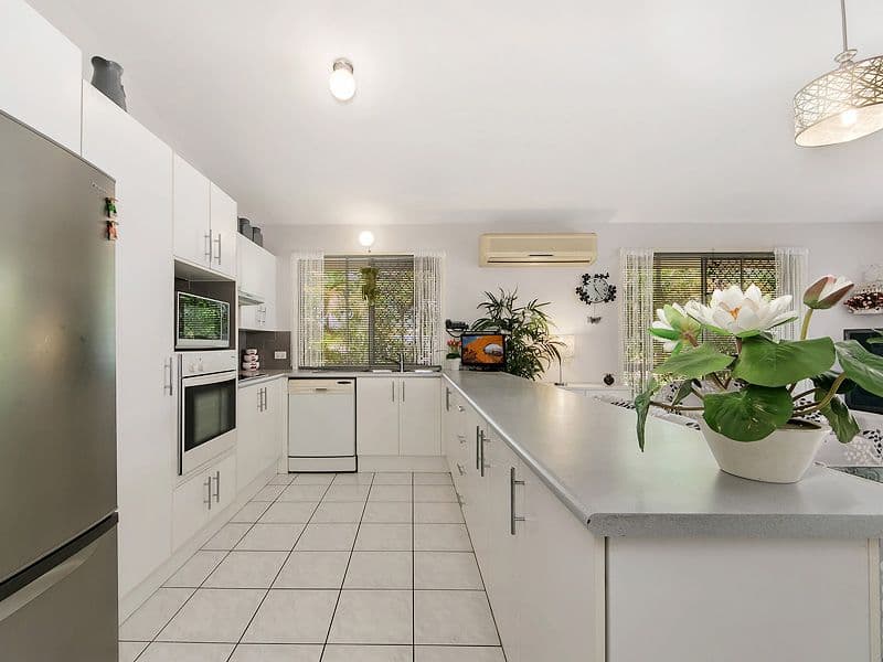8 Meadowvale Street, Oxenford QLD 4210, Oxenford - Thumbnail 5