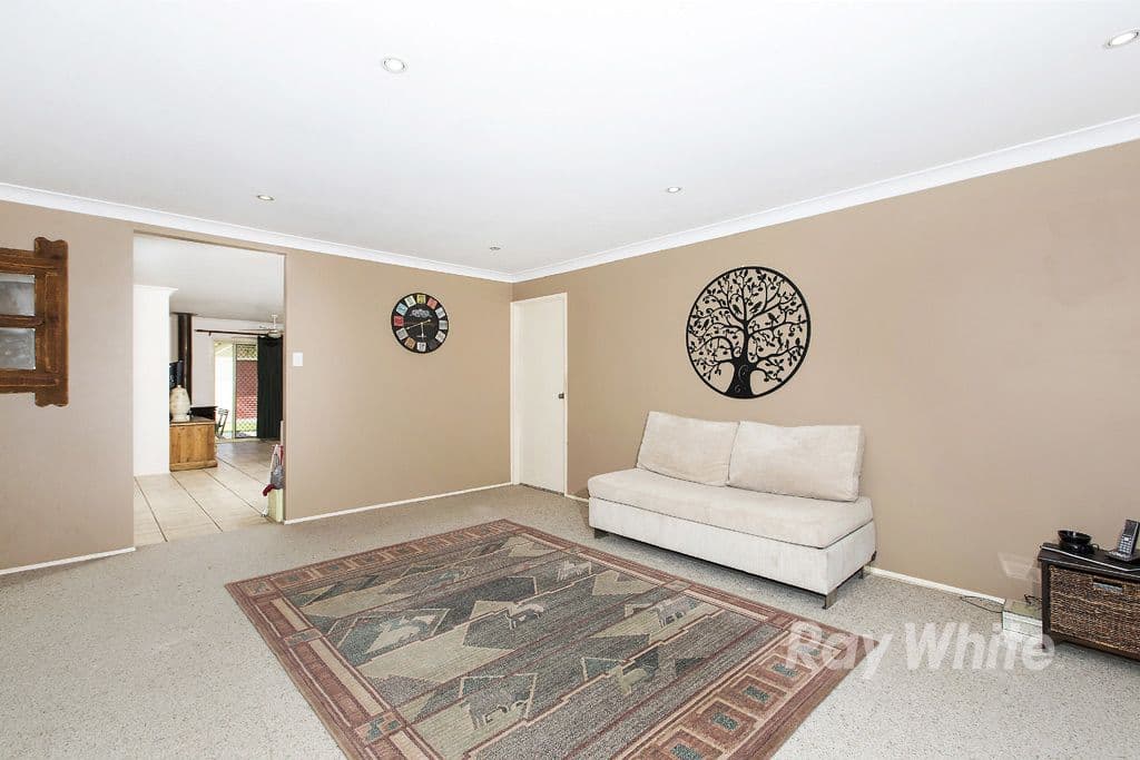 11 Hawthorne Close, Toronto - Thumbnail 3