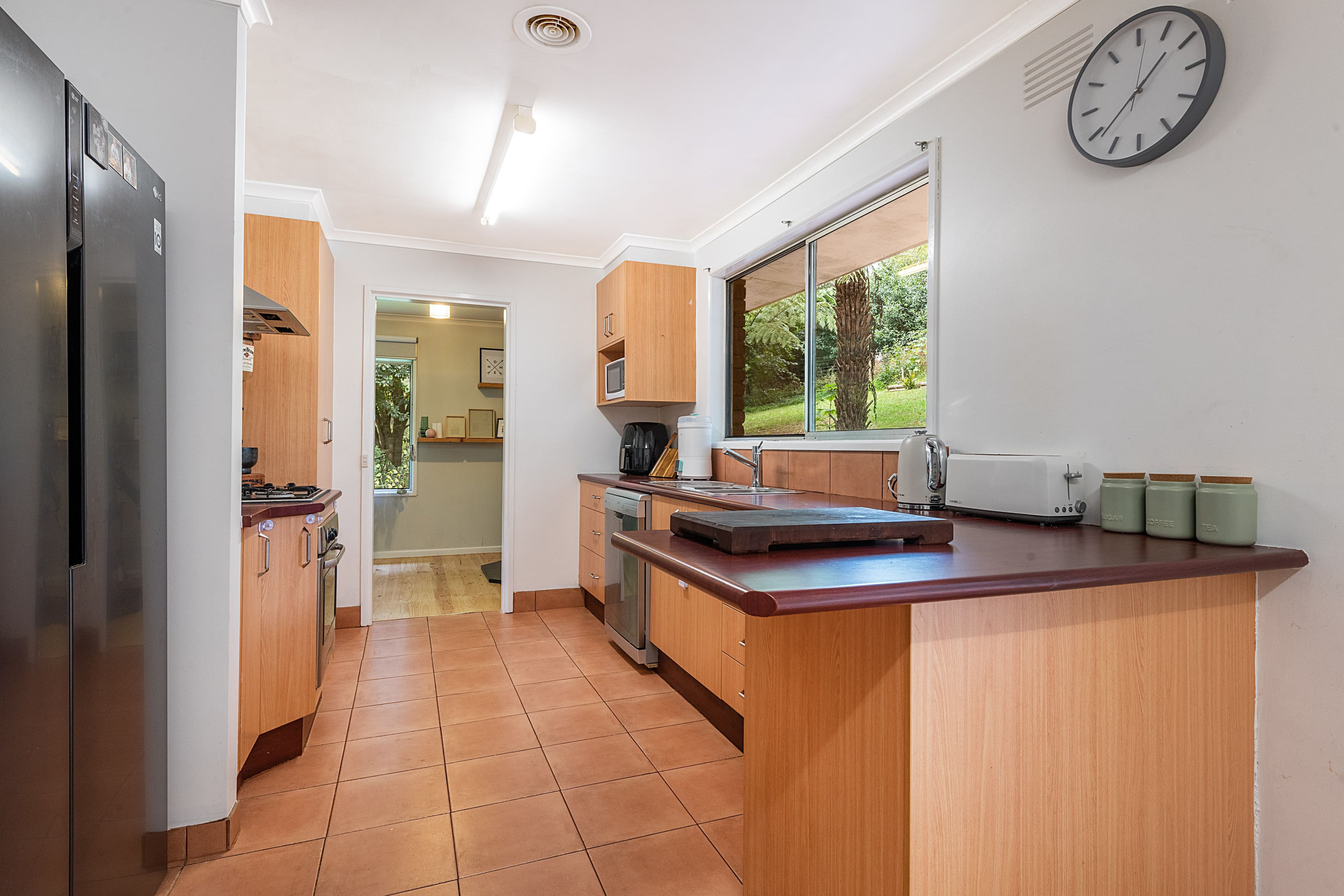 22 Neville Street, Cockatoo VIC 3781, Cockatoo - Thumbnail 2