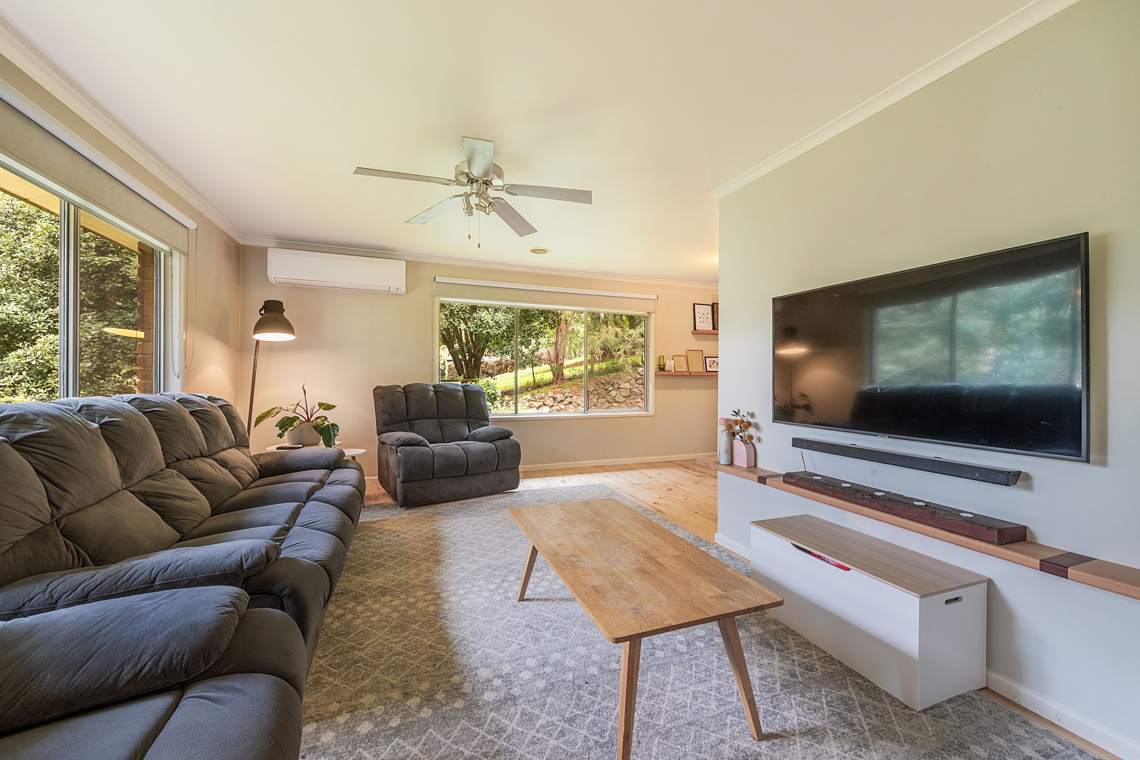 22 Neville Street, Cockatoo VIC 3781, Cockatoo - Thumbnail 4