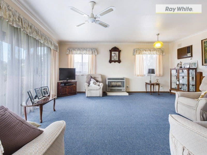 58 Leon Avenue, Rosebud VIC 3939, Rosebud - Thumbnail 2