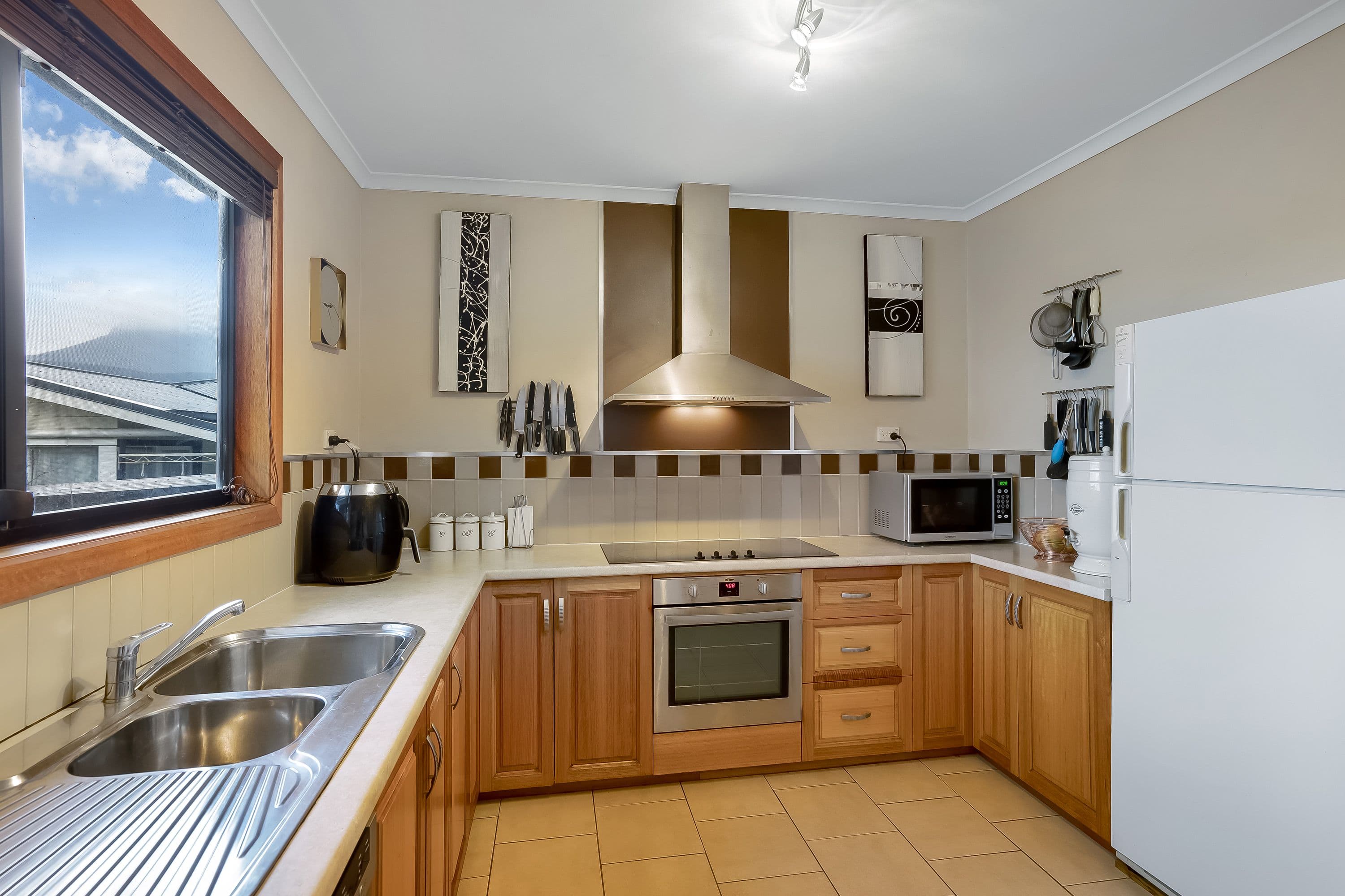 11 Huntley Street, Montrose TAS 7010, Montrose - Thumbnail 2
