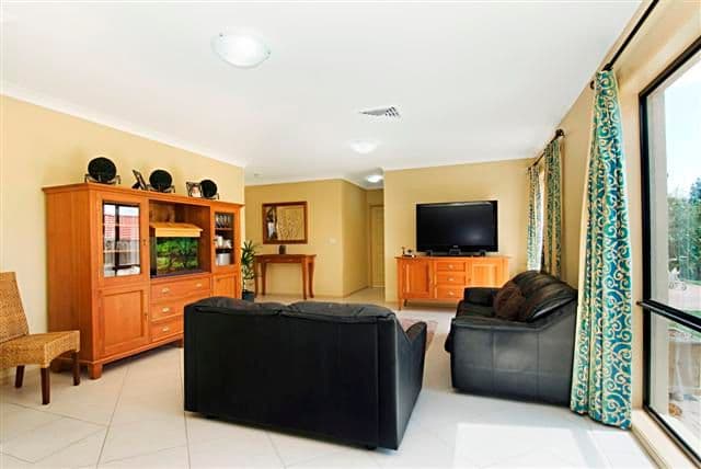 5 Beaumont Drive, BEAUMONT HILLS NSW 2155, Beaumont Hills - Thumbnail 5