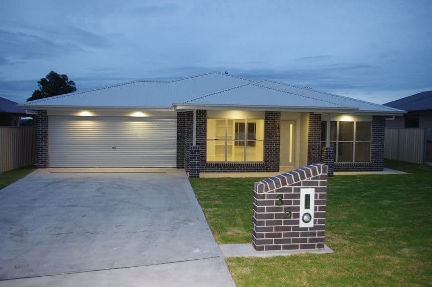 35 Sapphire Street, INVERELL NSW 2360, Inverell - Image 1