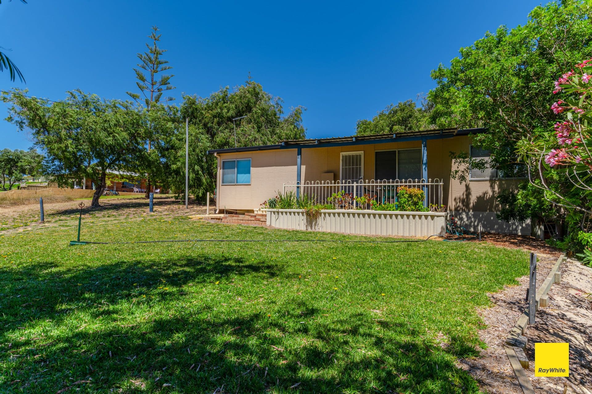 11 Jones Street, Ledge Point WA 6043, Ledge Point - Thumbnail 2